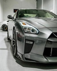 NISSAN GT-R