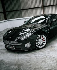 ASTON MARTIN VANQUISH