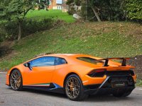 LAMBORGHINI HURACAN